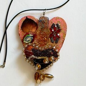 Elegant Heart Pendant Necklace with Multicolor Accents